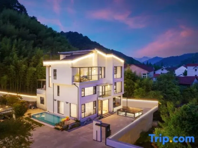 6 Bedrooms Standard room with mountain view