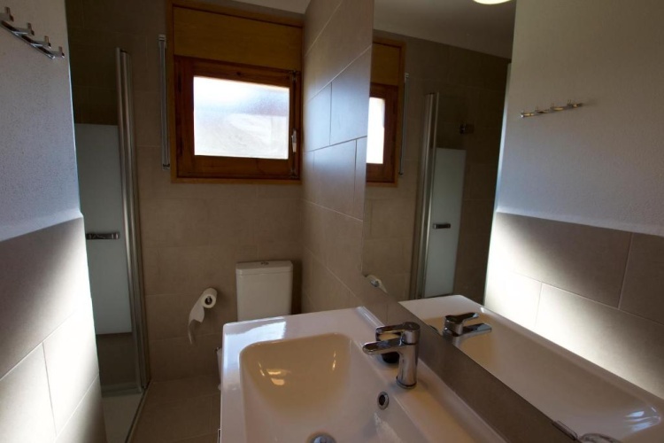 3 Bedrooms Apartment