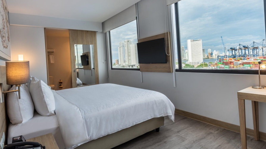 Standard Double room with city view