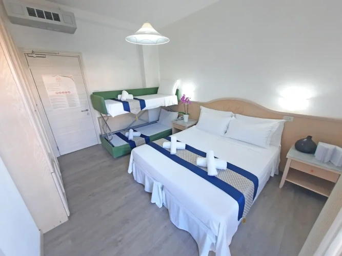 Standard Quadruple room with balcony