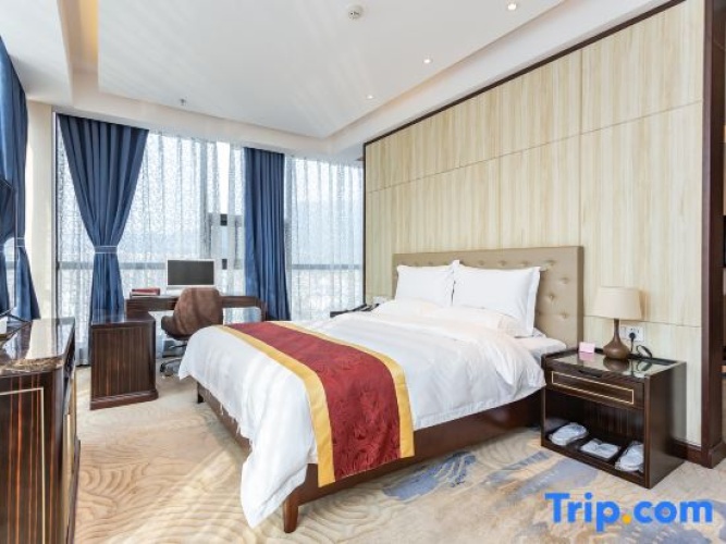 Deluxe Double Suite with river view