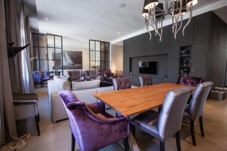 200m2 Splendid Downtown Flat with 75m2 Gergious Terrace