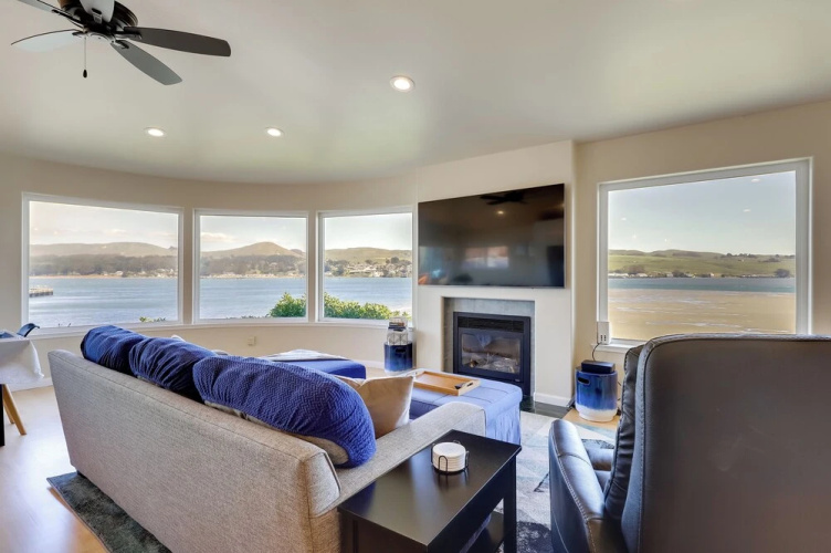 Dreamy Sonoma Coast Home w/ Waterfront Views