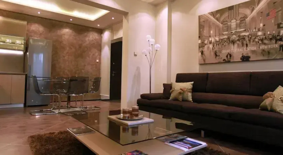 Brown Cottage Apartment