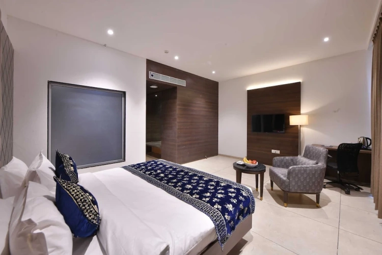 Standard Club room