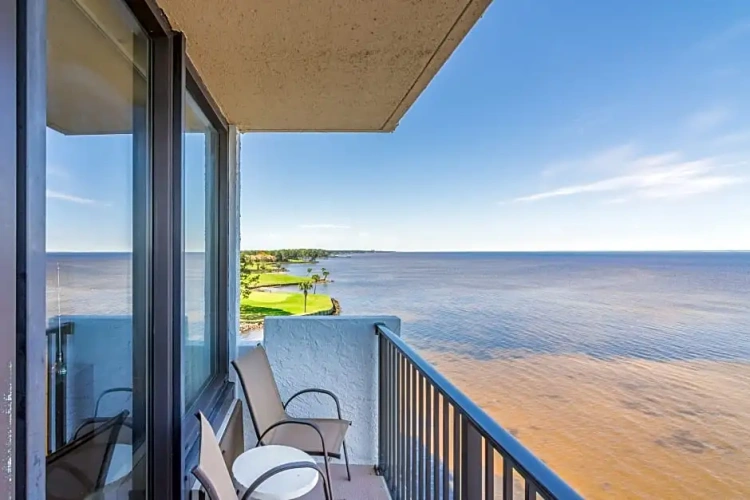 Standard room with bay view