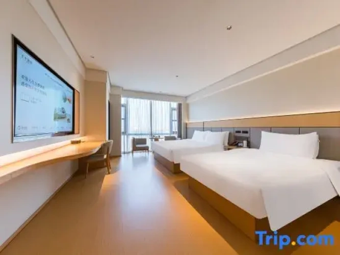 Standard Double room with street view