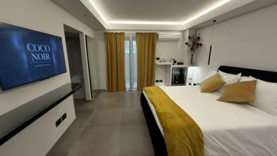 Coco Noir Luxury Villa