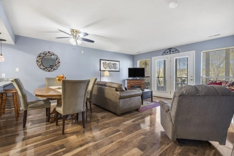 Sunroom Serenity - Community Pool
