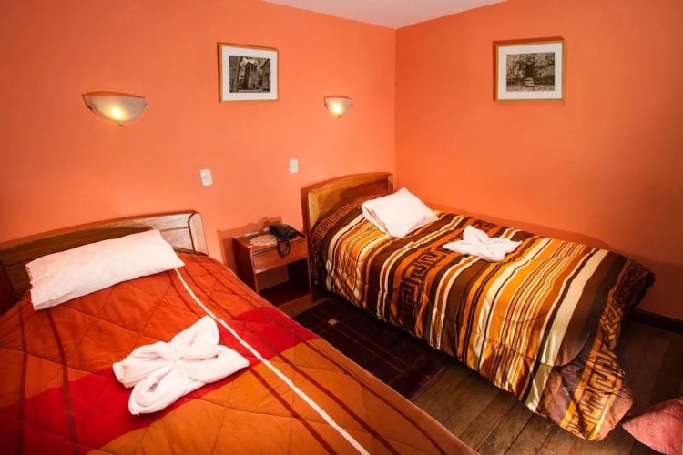 Hostal Suecia I