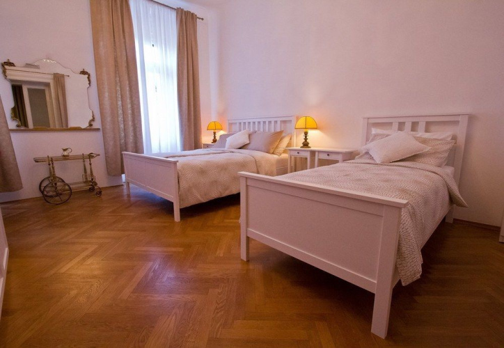 Golden Rooms Bed & Breakfast