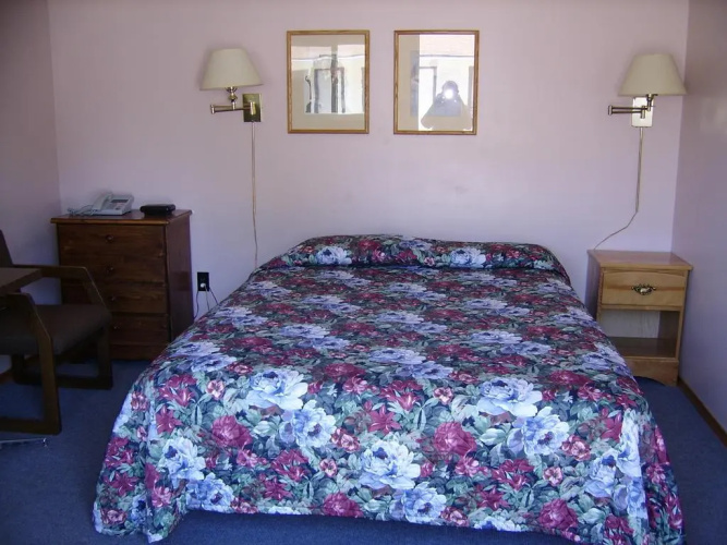 Mindemoya Motel