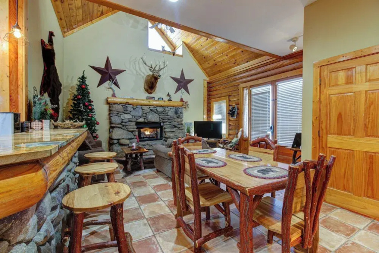 2 BR Home w/ Loft & Access to Community Pool