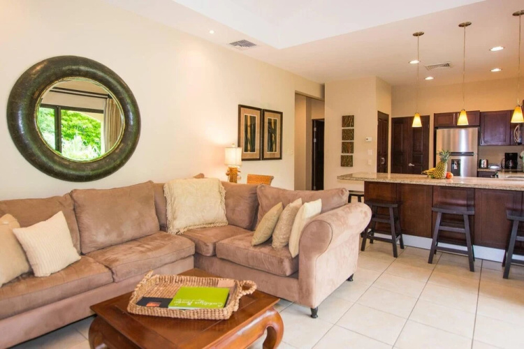 Casa del Sol-4 Secured and Quiet Complex - Minute Walk to the Beach