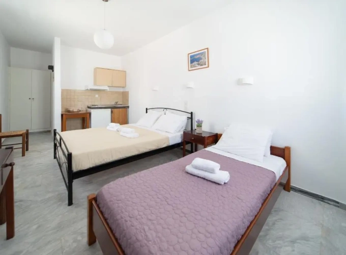 Standard Triple room