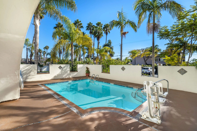 Best Western Plus Carpinteria Inn photo 15