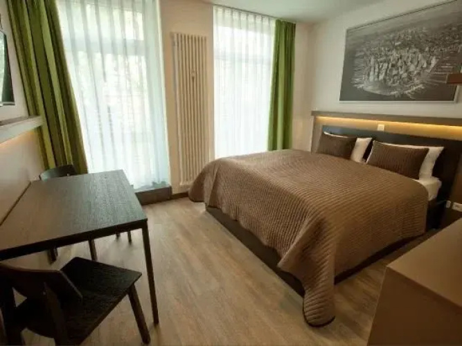 6 Rooms