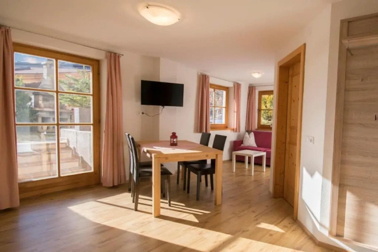 1 Bedroom Apartment with garden view