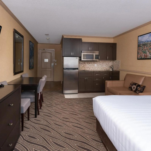 Prestige Inn Golden photo 36