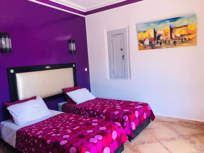 Standard Twin room with garden view