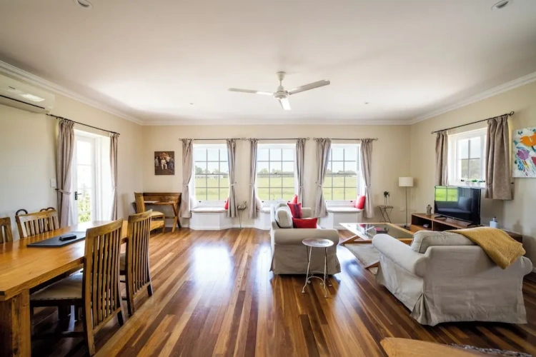 2 Bedrooms Luxury Apartment