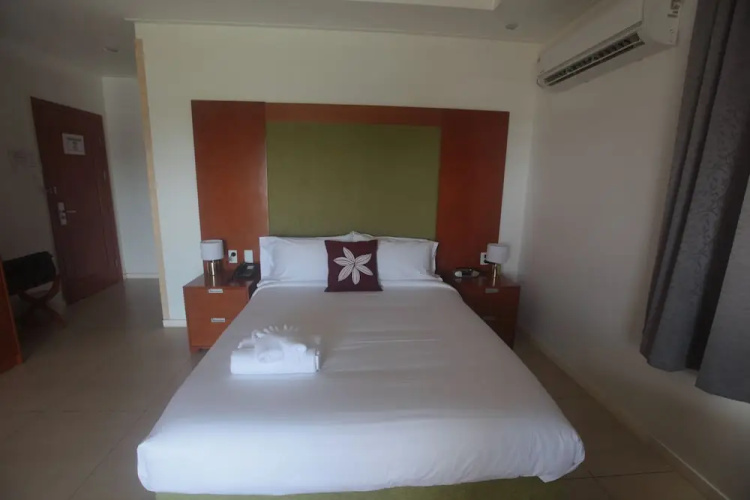 Alec’s Hotel