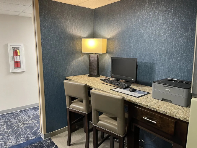 Comfort Suites
