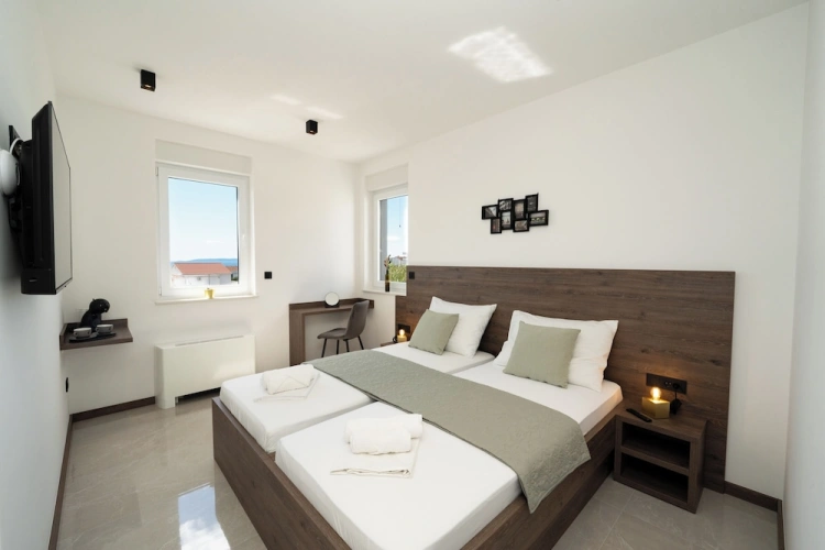 Superior Double room with balcony and with partial sea view