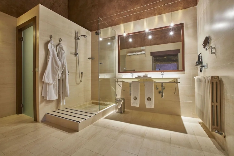 Deluxe Double Suite