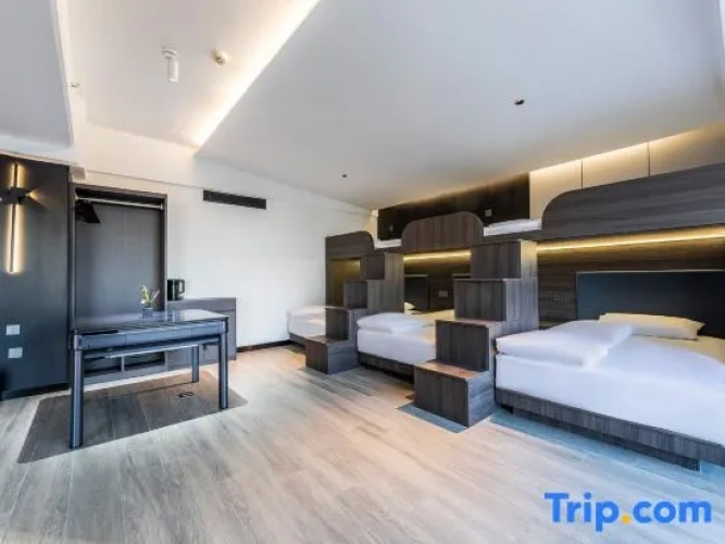 Standard Quintuple room