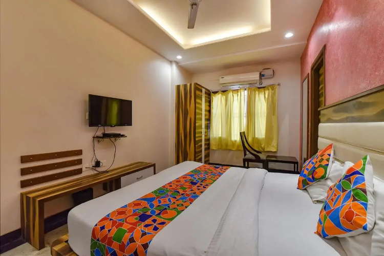 Fabhotel Wind Palace
