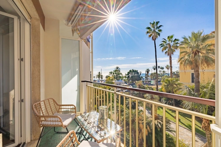 2 Bedrooms Apartment with sea view
