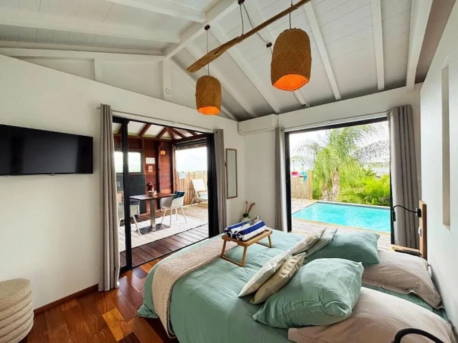 Bungalow with sea view