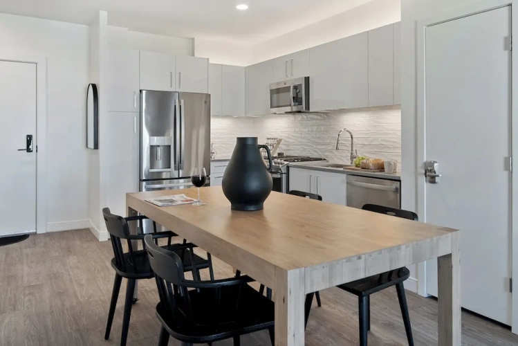 2 Bedrooms Apartment