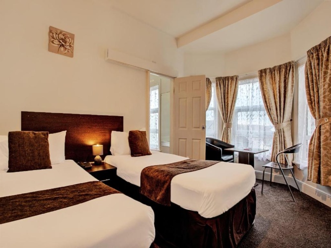 Standard Twin room