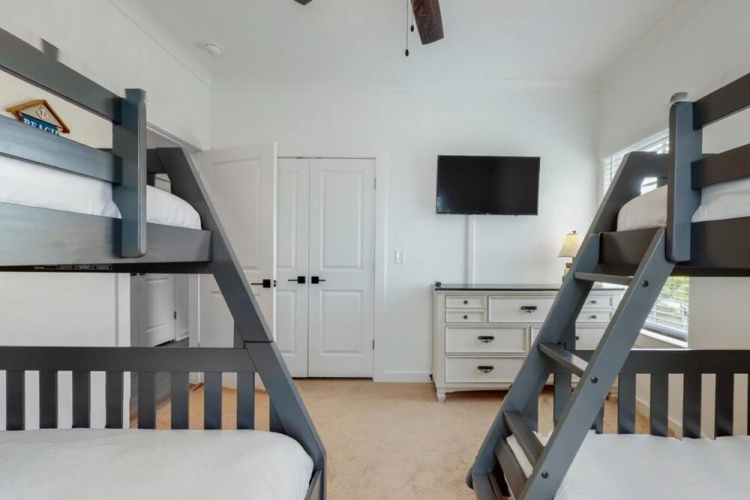 Peek-A-Bay by Gold Star Vacation Rentals