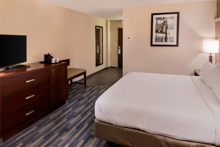 DoubleTree by Hilton Raleigh Crabtree Valley