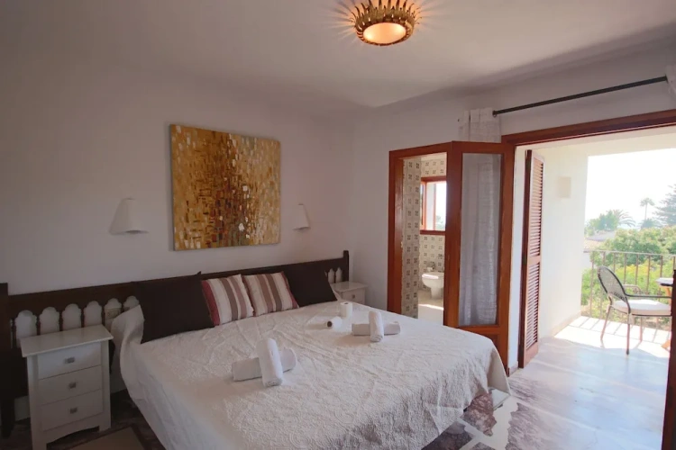 6 Bedrooms Villa with balcony
