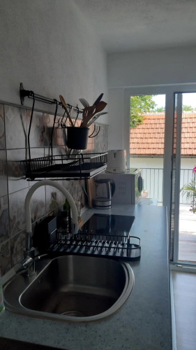 Ravne Rest House