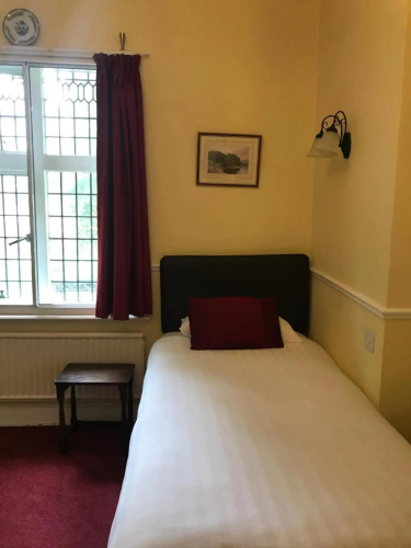 Barons Court Hotel