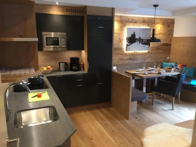Deluxe Apartment