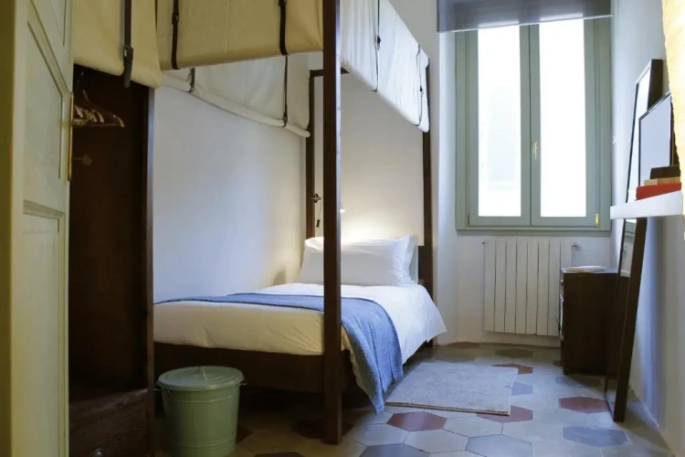 Standard Single room with view
