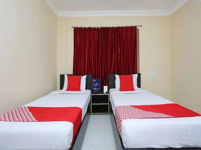 OYO 4439 Aura Inn