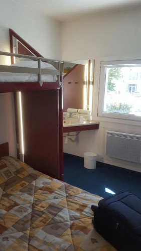 Hotel Thania