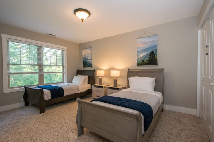 3BR Retreat Ensuite Baths Fire Pit