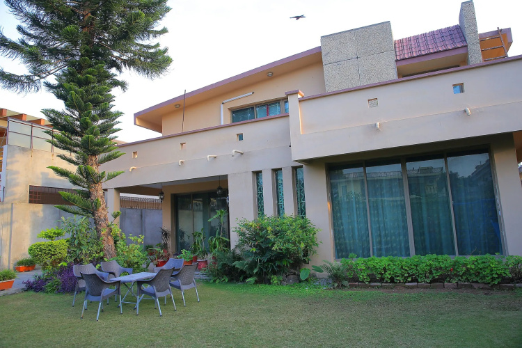 Shawnze House