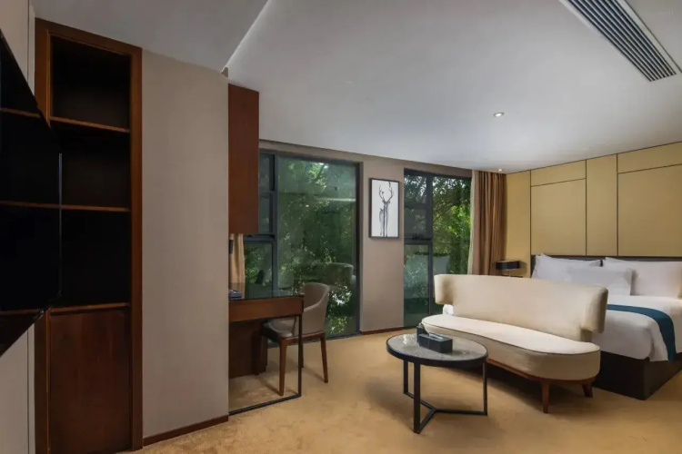 BBHOL Elegant Hotel