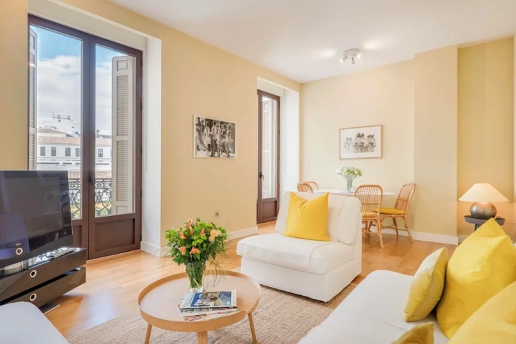 Deluxe Apartment