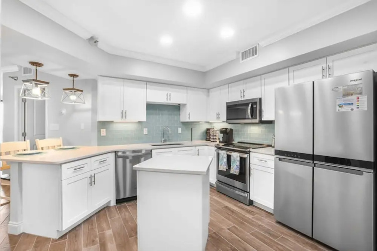 Windward Pointe 303 Ideally Located on 3rd Floor