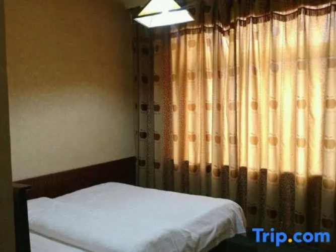 Tieling Traffic Hotel
